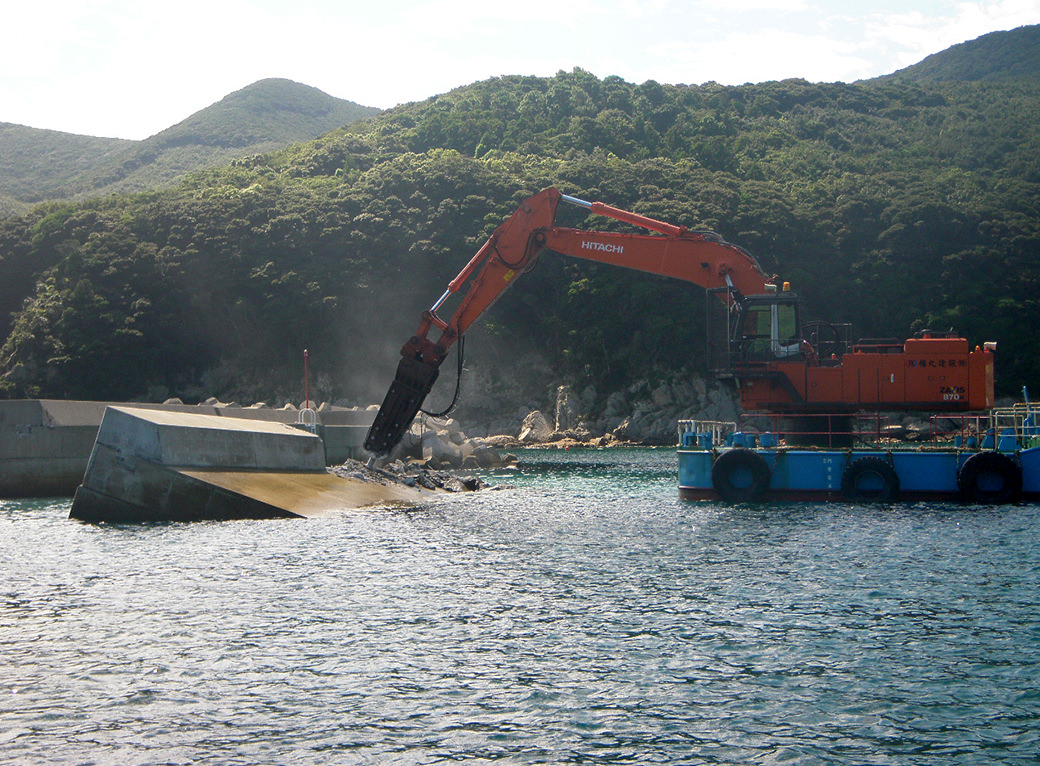 バックホウ式浚渫船 FK-250